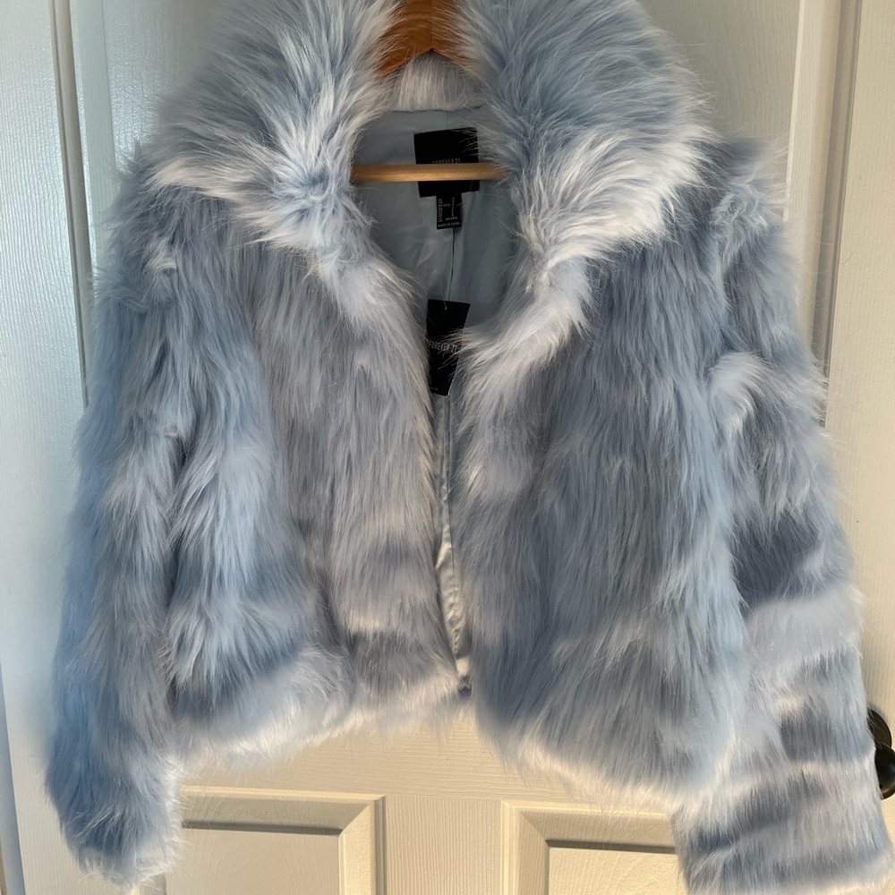 Furry, funky, baby blue Forever 21 jacket 💙